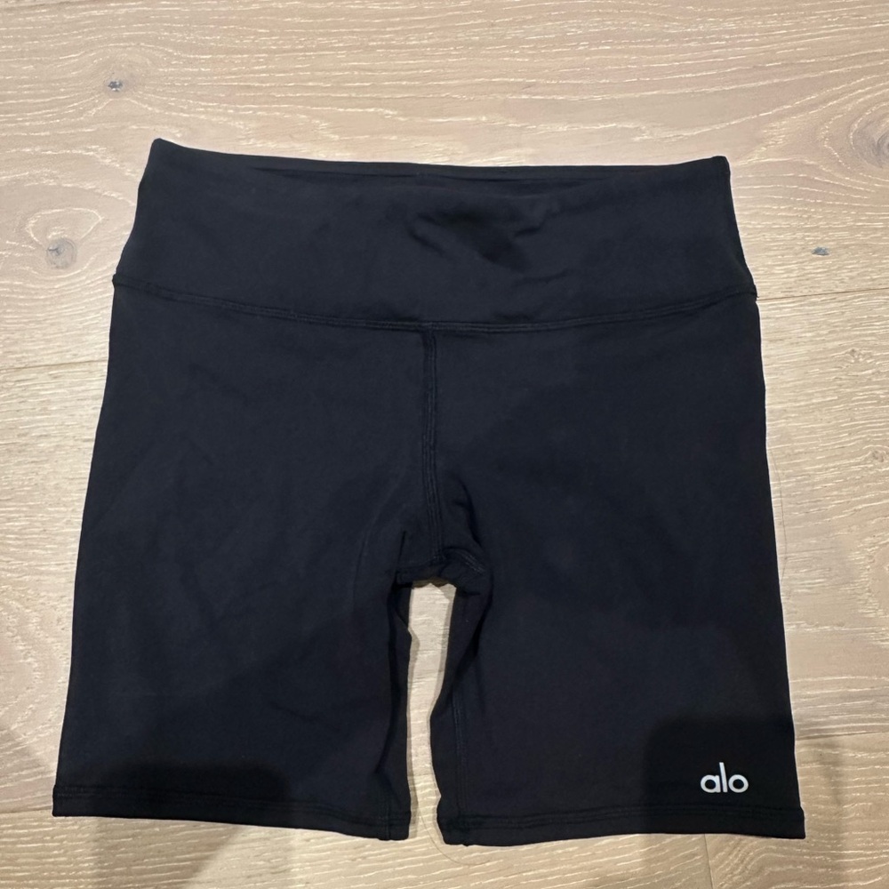 ALO Yoga Women's Black Shorts never worn